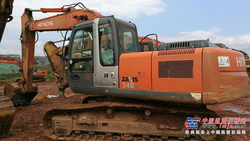 江西出售转让二手8000小时2011年日立zx200挖掘机