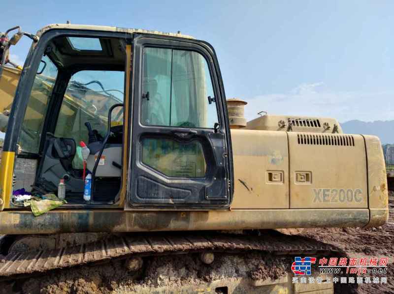 四川出售转让二手7000小时2013年徐工xe200c挖掘机