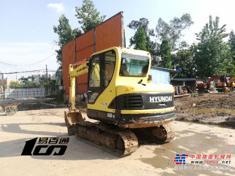 成都市出售转让二手2010年现代R60-9挖掘机