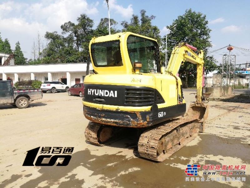 成都市出售转让二手2010年现代R60-9挖掘机