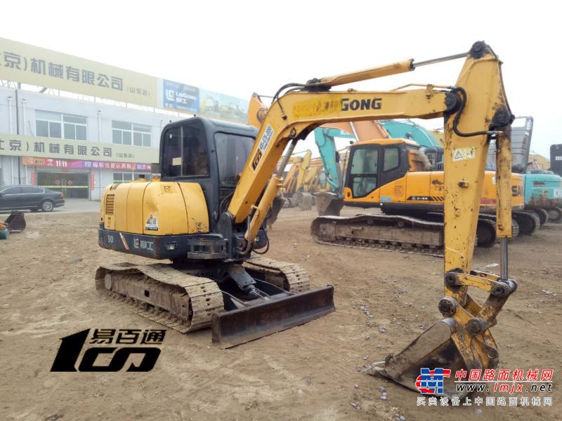 济南市出售转让二手7364小时2013年柳工CLG906D挖掘机