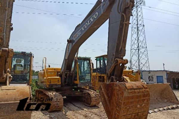 西安市出售转让二手2011年沃尔沃EC210B挖掘机
