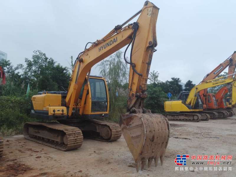 重庆出售转让二手8000小时2011年现代R150LC挖掘机