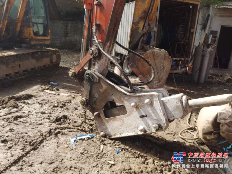 重庆出售转让二手10000小时2010年斗山DH150LC挖掘机