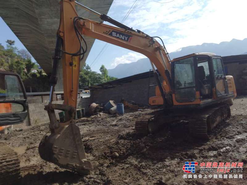 重庆出售转让二手6000小时2012年三一重工SY135挖掘机