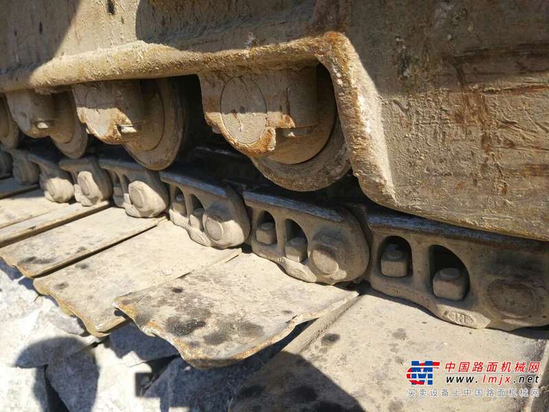吉林出售转让二手8561小时2013年龙工LG6235挖掘机