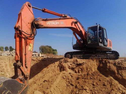 内蒙古出售转让二手6000小时2010年日立ZX240挖掘机