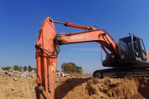 内蒙古出售转让二手6000小时2010年日立ZX240挖掘机