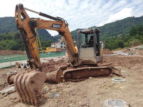 四川出售转让二手7568小时2011年三一重工SY55C挖掘机