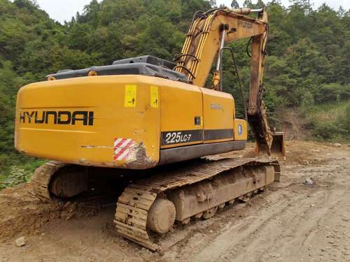 四川出售转让二手15000小时2006年现代R225LC挖掘机