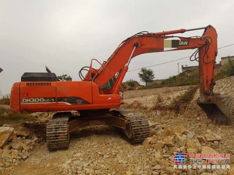 内蒙古出售转让二手14000小时2011年斗山DH300挖掘机
