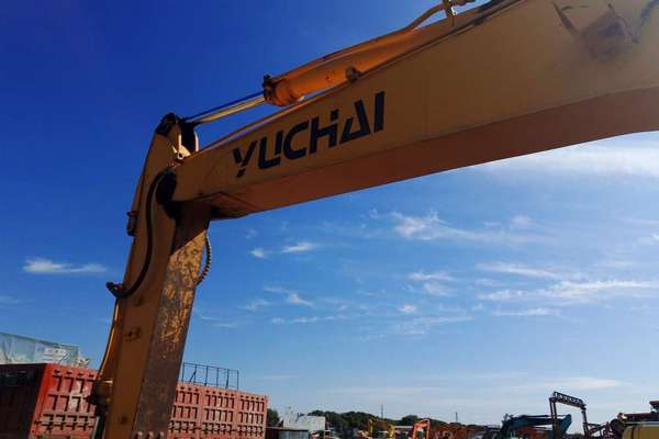 内蒙古出售转让二手6000小时2011年玉柴YC135挖掘机