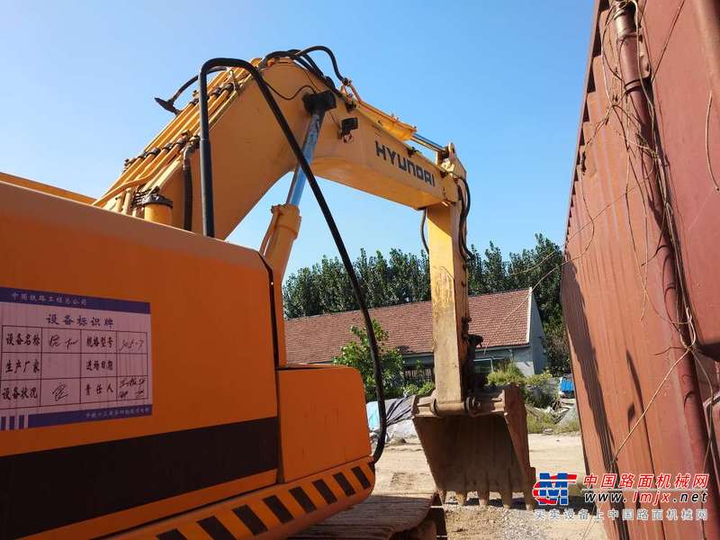 山东出售转让二手8500小时2008年现代R305LC挖掘机