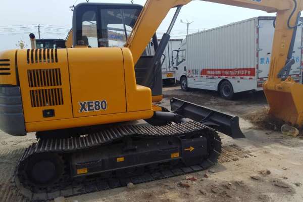 内蒙古出售转让二手300小时2011年徐工XE80挖掘机