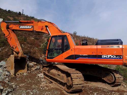 内蒙古出售转让二手6000小时2011年斗山DH370LC挖掘机