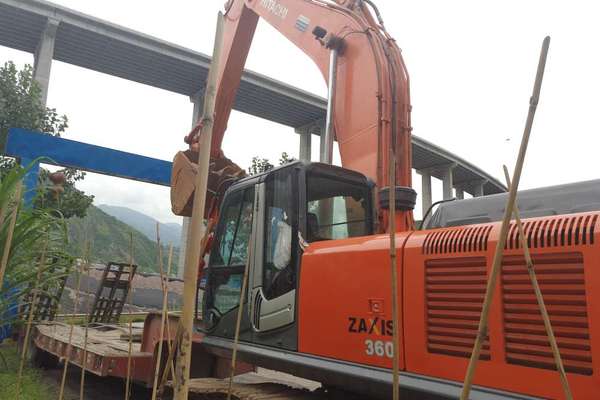 四川出售转让二手2028小时2015年日立ZX360H挖掘机