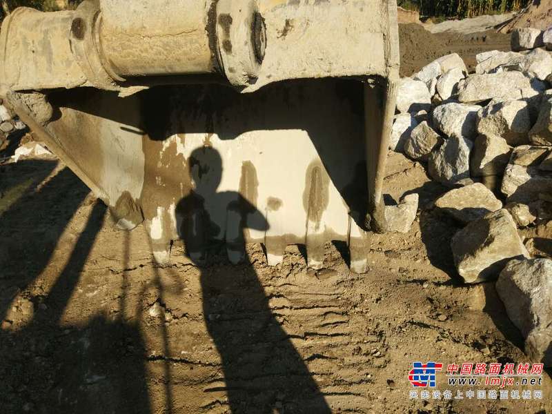 吉林出售转让二手13521小时2006年卡特彼勒320C挖掘机
