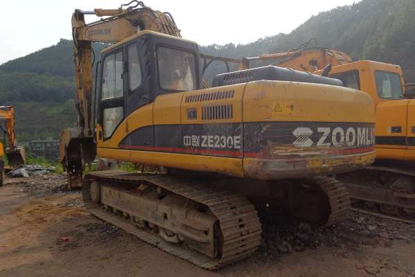 四川出售转让二手8000小时2012年中联重科ZE230E挖掘机