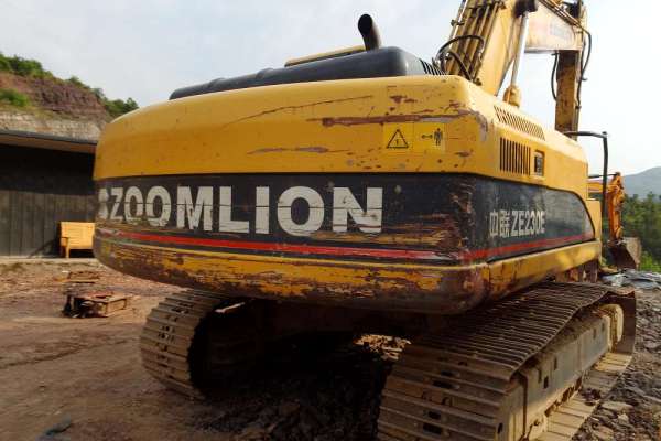 四川出售转让二手8000小时2012年中联重科ZE230E挖掘机