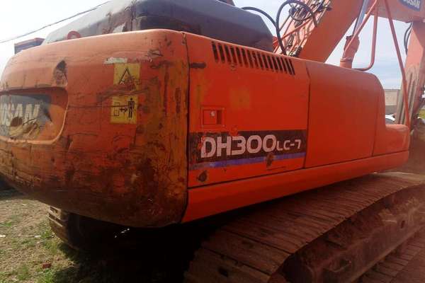 内蒙古出售转让二手9000小时2012年斗山DH300挖掘机