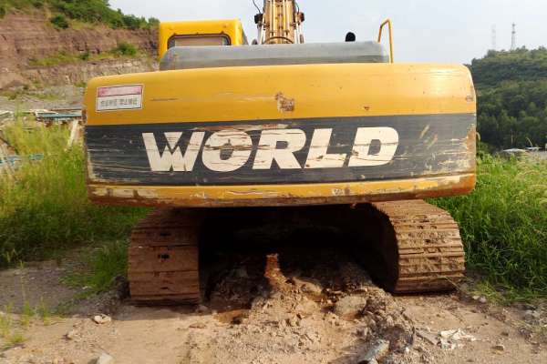 四川出售转让二手12500小时2009年沃得重工W2239挖掘机
