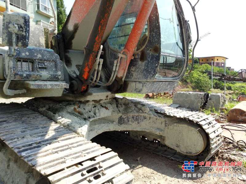 四川出售转让二手8000小时2012年日立ZX240挖掘机