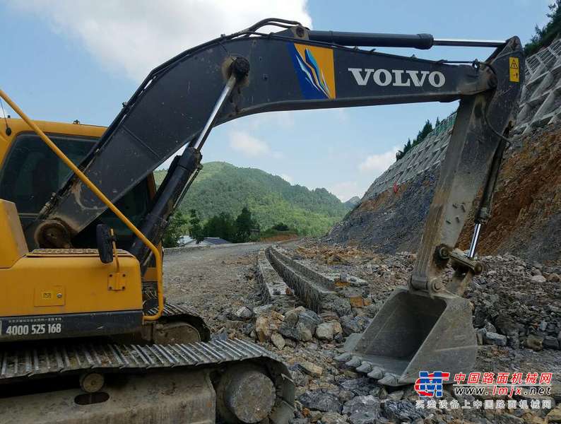 贵州出售转让二手5075小时2014年沃尔沃EC210B挖掘机