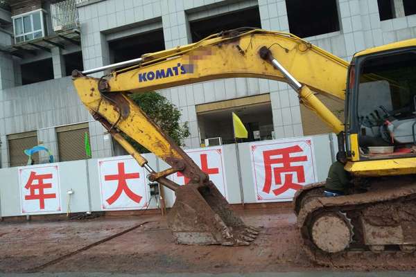 四川出售转让二手7700小时2013年小松PC360挖掘机