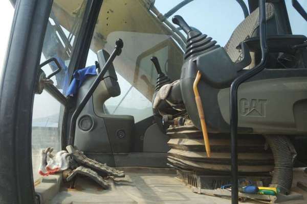 山东出售转让二手8000小时2011年卡特彼勒325D挖掘机