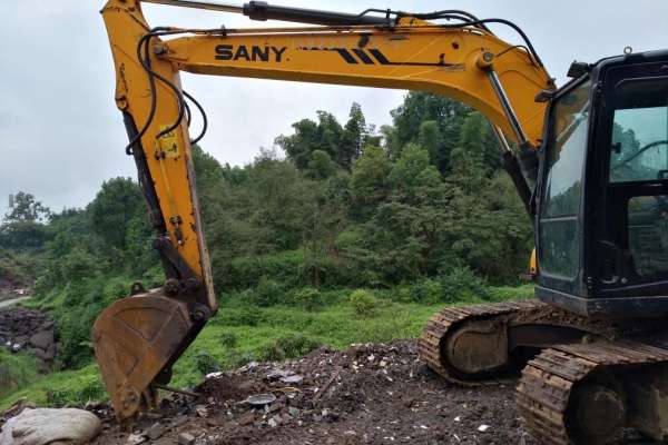 四川出售转让二手10000小时2010年三一重工SY135C挖掘机