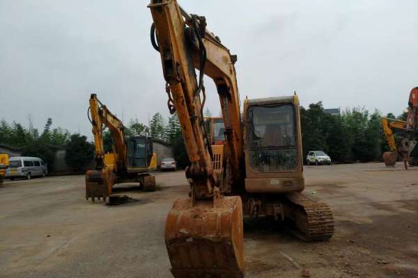四川出售转让二手8000小时2010年新筑XZ90挖掘机