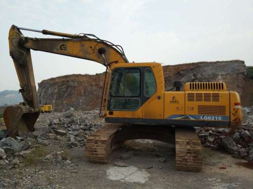 山东出售转让二手7000小时2011年临工LG6210挖掘机