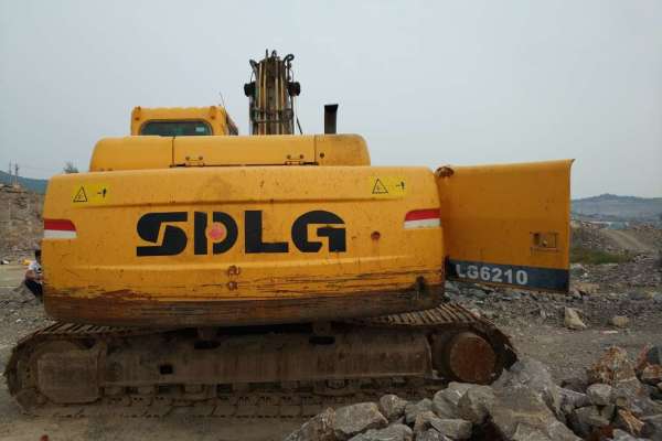 山东出售转让二手7000小时2011年临工LG6210挖掘机