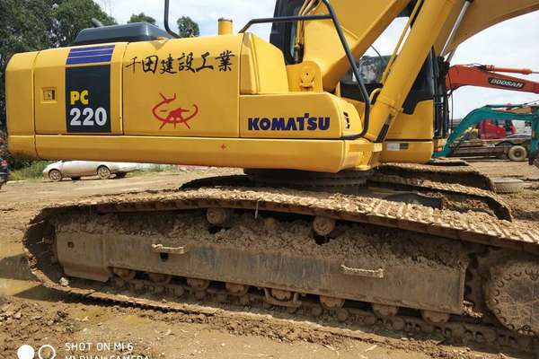 云南出售转让二手3773小时2008年小松PC220挖掘机