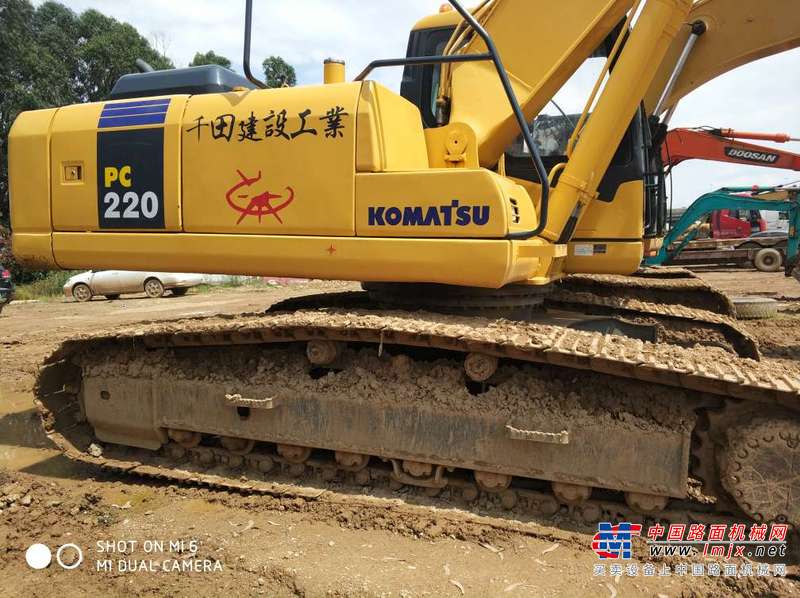 云南出售转让二手3773小时2008年小松PC220挖掘机