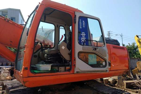 四川出售转让二手8300小时2011年斗山DH225LC挖掘机