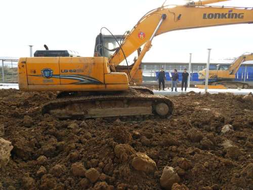 贵州出售转让二手7300小时2013年龙工LG6225挖掘机