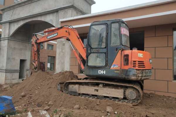 山西出售转让二手6000小时2011年斗山DH55挖掘机