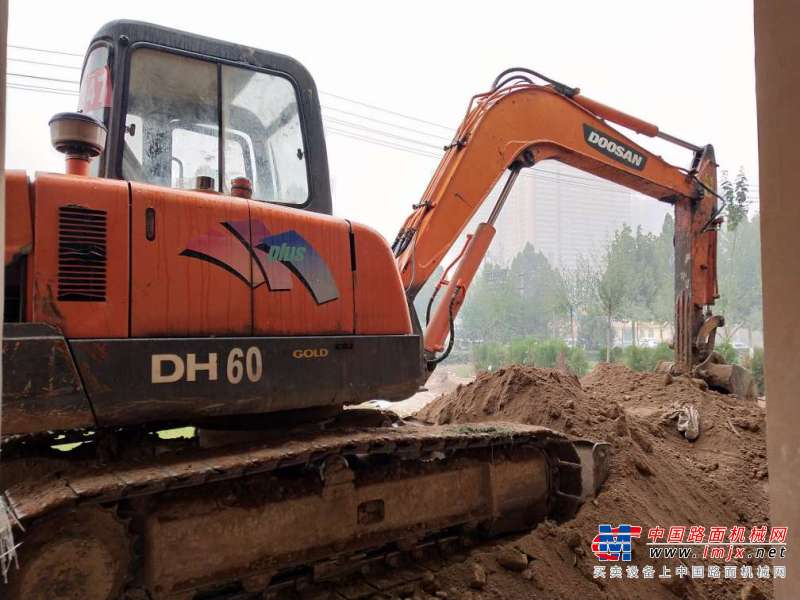 山西出售转让二手6000小时2011年斗山DH55挖掘机