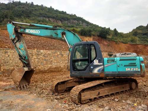 贵州出售转让二手7485小时2010年神钢SK210LC挖掘机