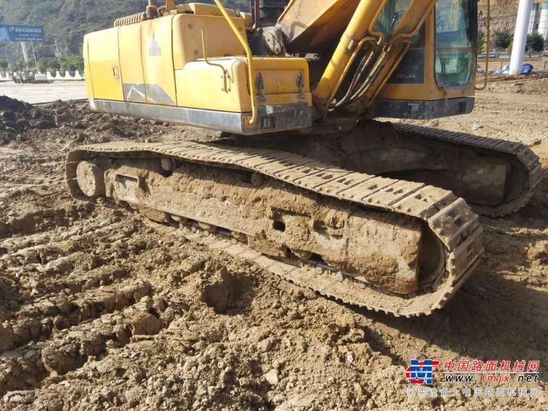 陕西出售转让二手2000小时2015年临工LG6250挖掘机