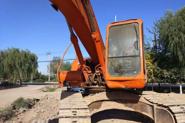 内蒙古出售转让二手8000小时2010年斗山DH220LC挖掘机