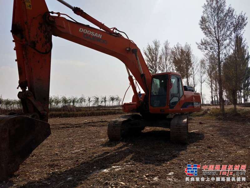 内蒙古出售转让二手15000小时2006年斗山DH300LC挖掘机