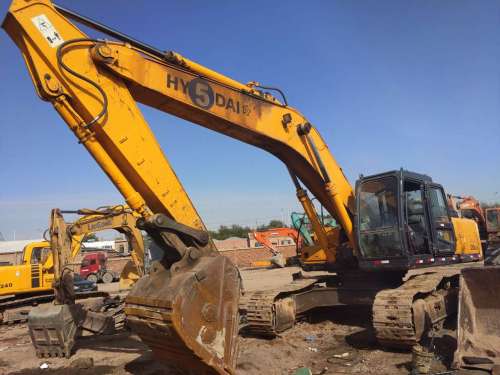 内蒙古出售转让二手13700小时2009年现代R335LC挖掘机