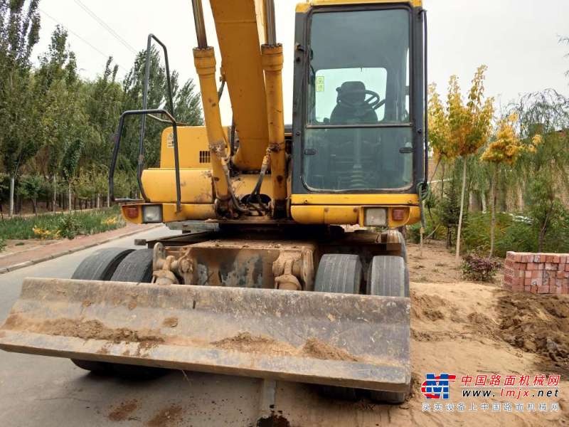 内蒙古出售转让二手5000小时2006年小松轮挖PW130ES挖掘机
