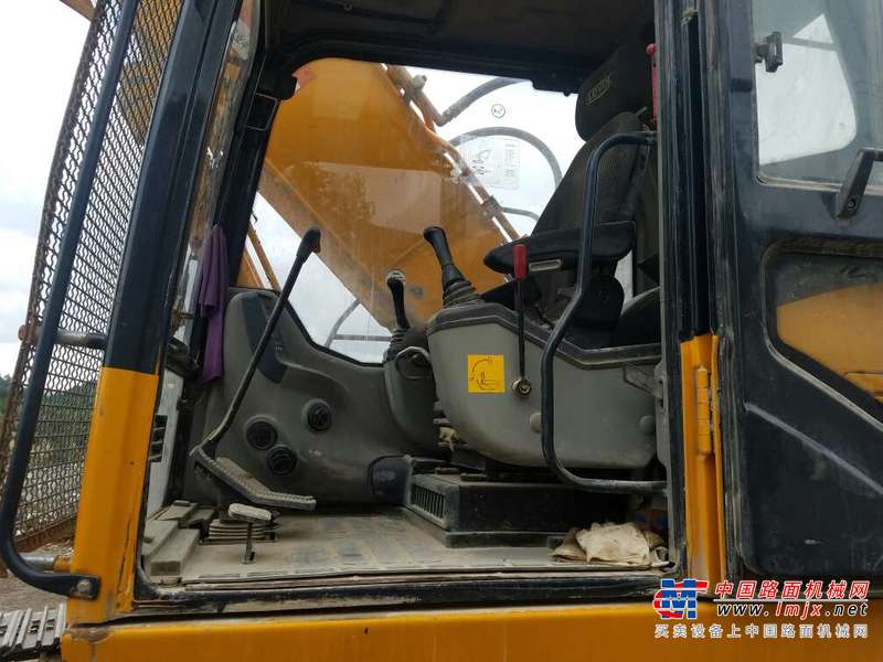 贵州出售转让二手8000小时2011年福田雷沃FR260挖掘机