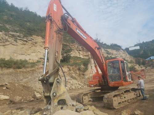 陕西出售转让二手7000小时2008年斗山DH220挖掘机