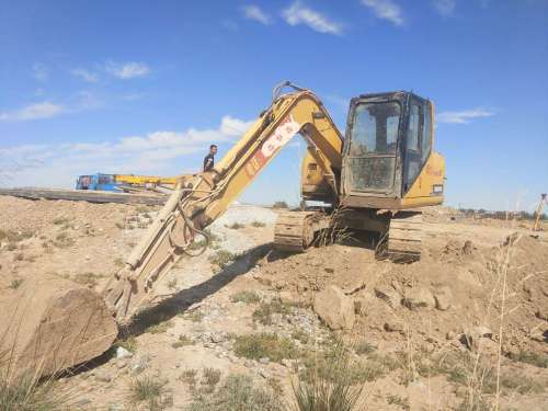 内蒙古出售转让二手6500小时2012年厦工XG808挖掘机