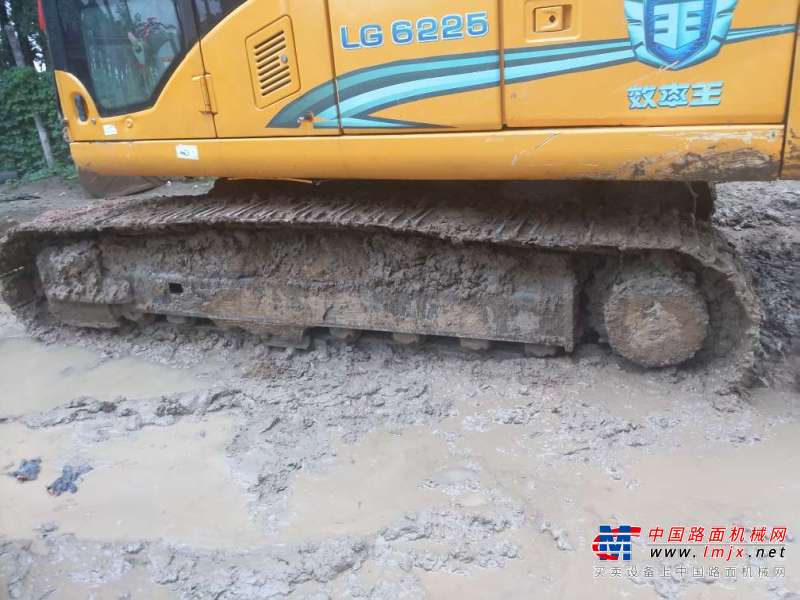 河南出售转让二手4586小时2010年龙工LG6225挖掘机