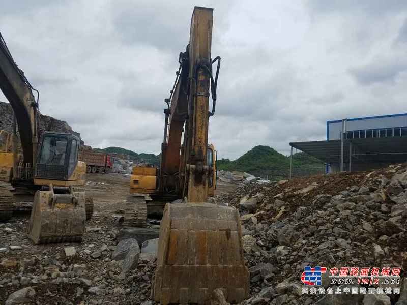 贵州出售转让二手12000小时2006年现代R210挖掘机